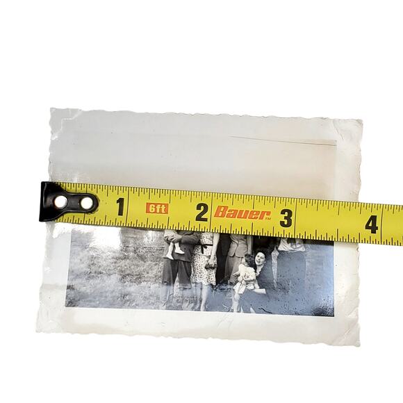 Vtg Beautiful Family Posing Together Easter Monochrome Photography Found - Picture 4 of 4